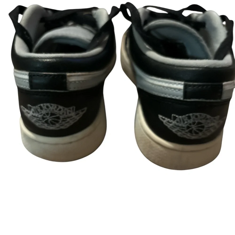 NIKE AIR JORDAN 1 RETRO LOW SMOKE GREY Sneakers